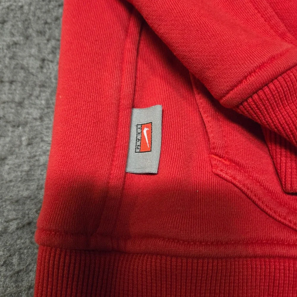 VTG Nike Wisconsin Badgers Hoodie Mens M Red Embroidered Pullover Center Swoosh